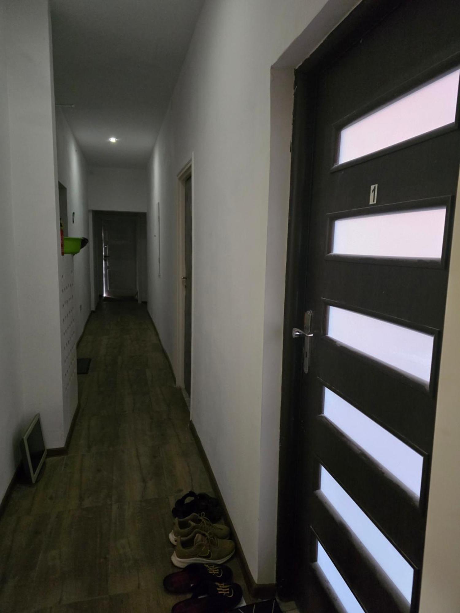 Hostel W Zielonce Зелонка Экстерьер фото