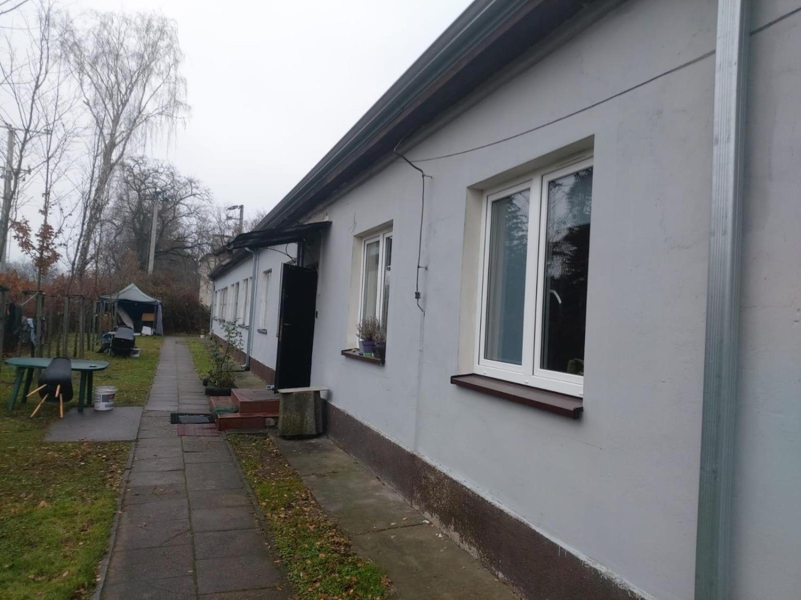 Hostel W Zielonce Зелонка Экстерьер фото